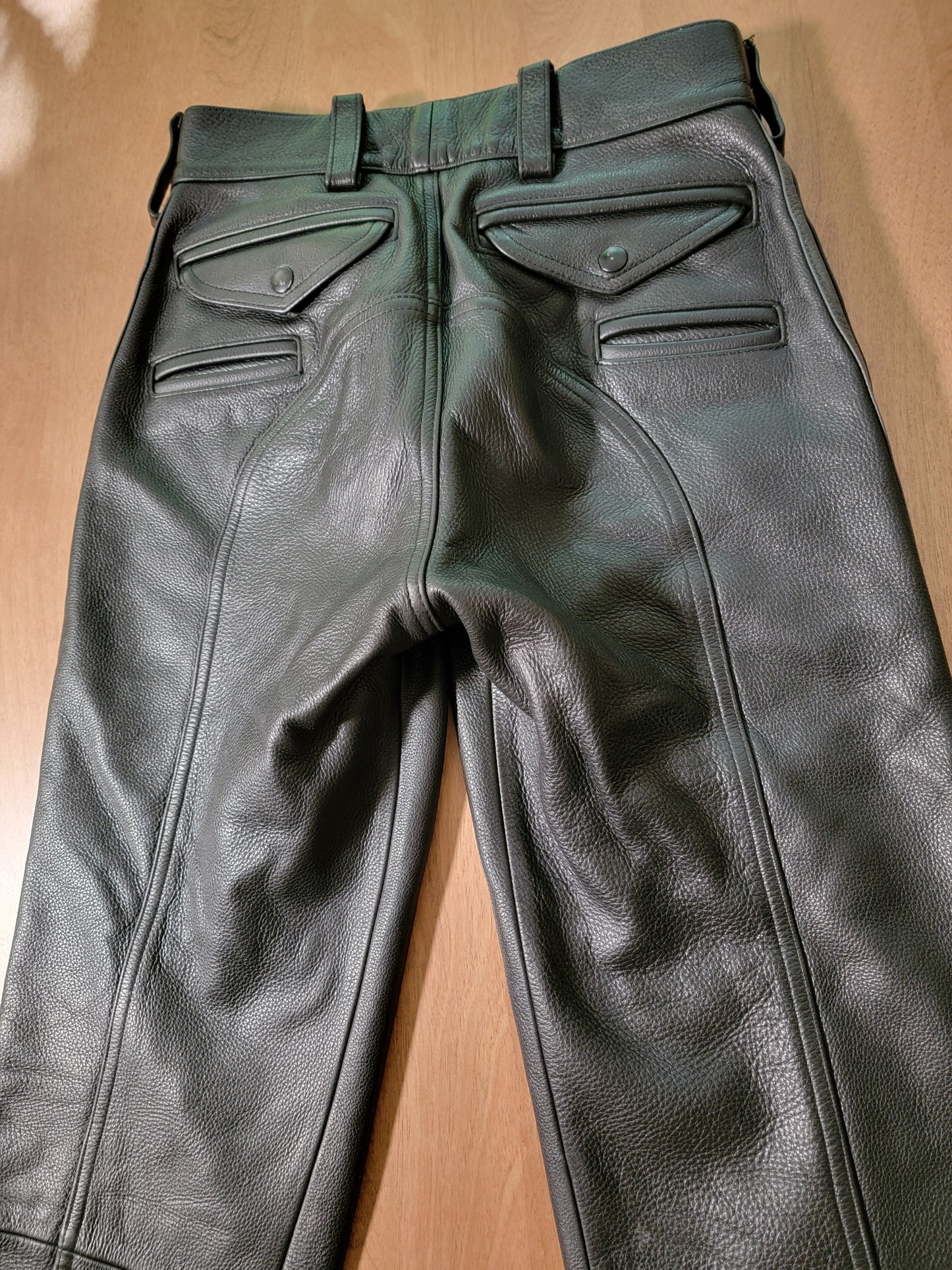 28-31 Northbound Leather 2 grey stripes