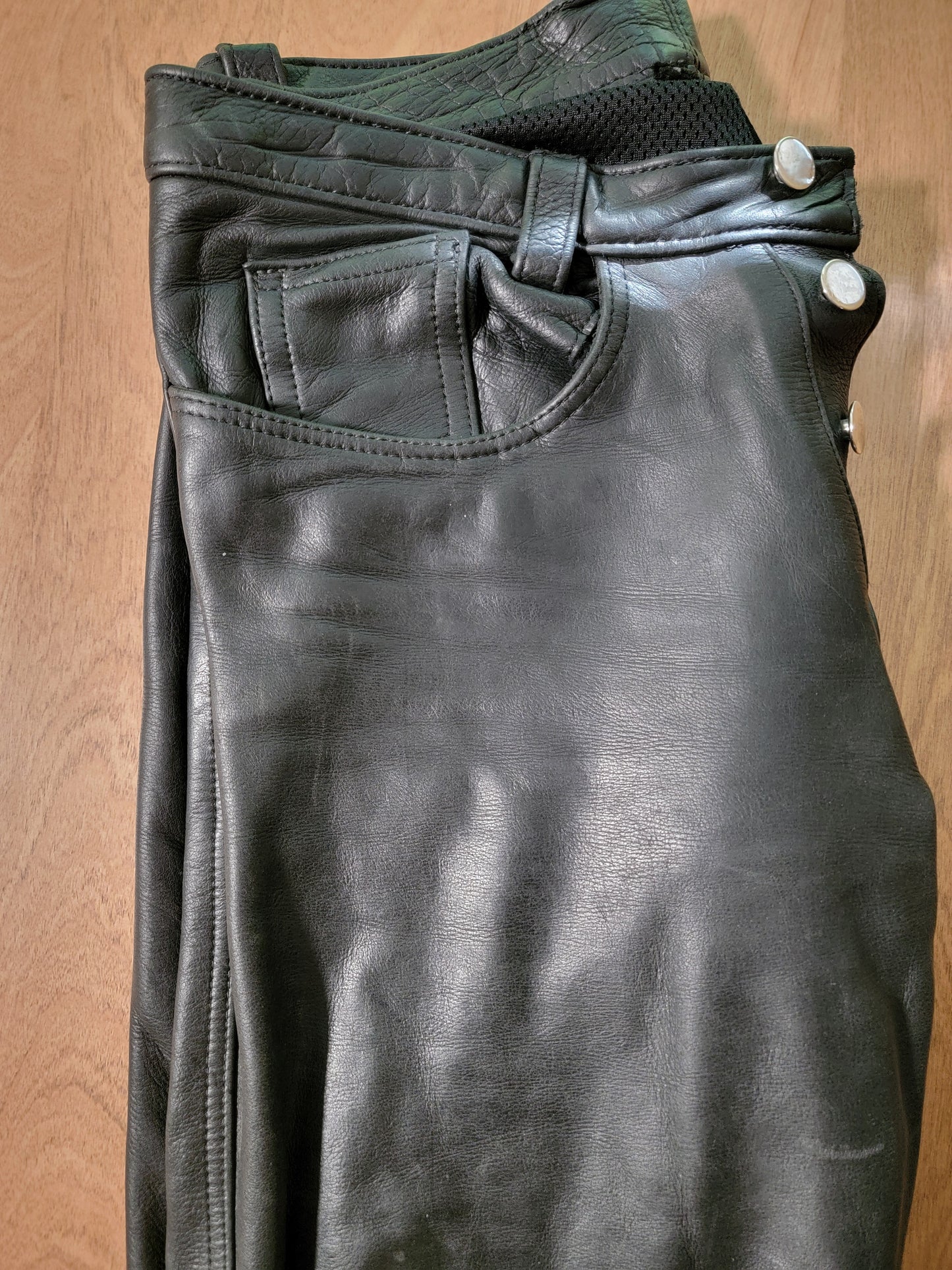 29-32 Leather Pants